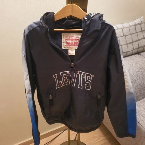 Levis jakke str 140