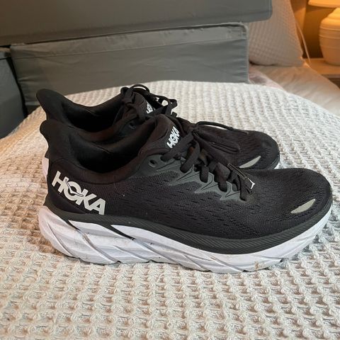 Hoka clifton 8, str 40