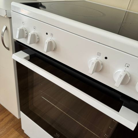 Komfyr Electrolux LKR6200N1W