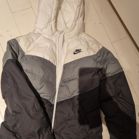 Nike jakke  str 158/170