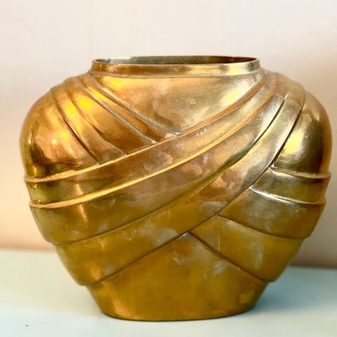 Nydelig messing vase