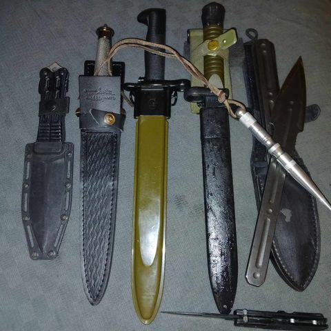 Knivlot , 7 stk kniver.