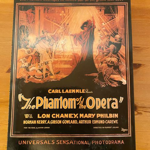 Meget sjelden Universal Monsters Phantom of Opera MASK OF THE RED DEATH