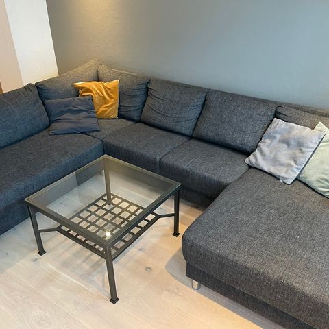 Selges billig: Sofa, sofabord, tv-benk, seng, spisebord med stoler