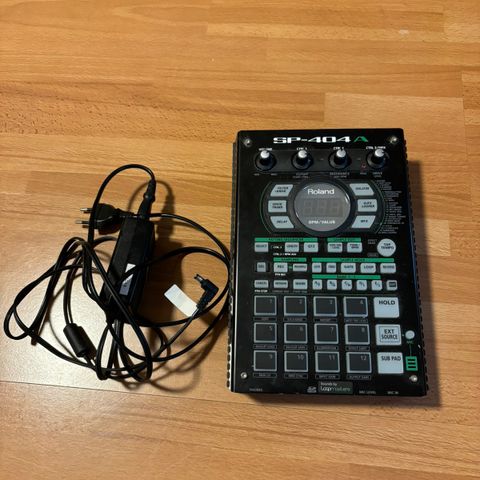 Roland Sp-404a