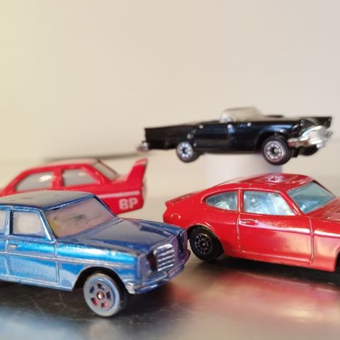 CORGI Toys. FORD CAPRI, MERCEDES BENZ 240 D, FORD THUNDERBIRD og BMW.