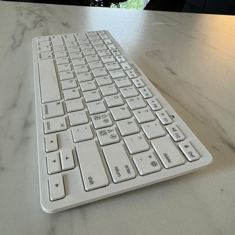 Sandstrøm bluetooth tastatur. Kom med bud