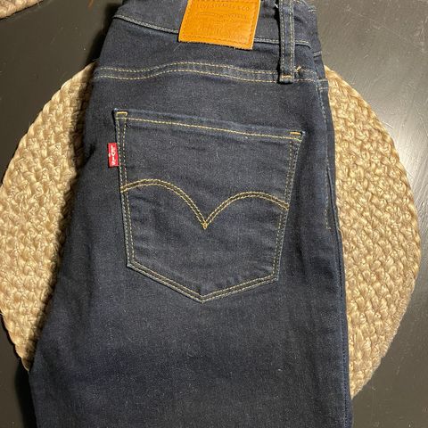 Levis High rise skinny