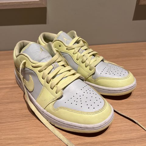 Air Jordans low limonade