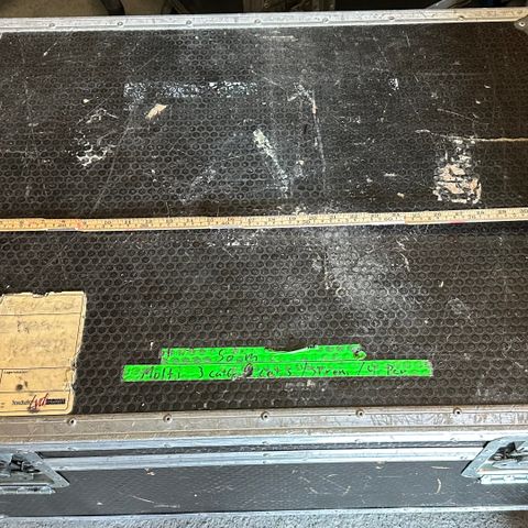 Flightcase på hjul, brukt til multikabel.