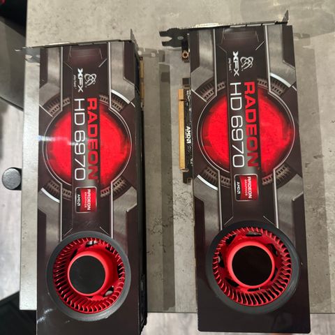 2 graphic cards