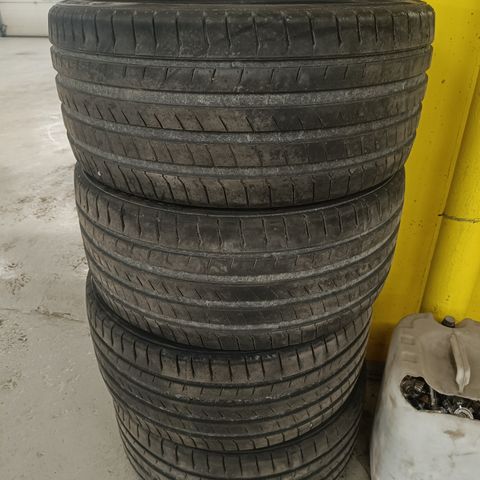 Nye 275/35R20 dekk