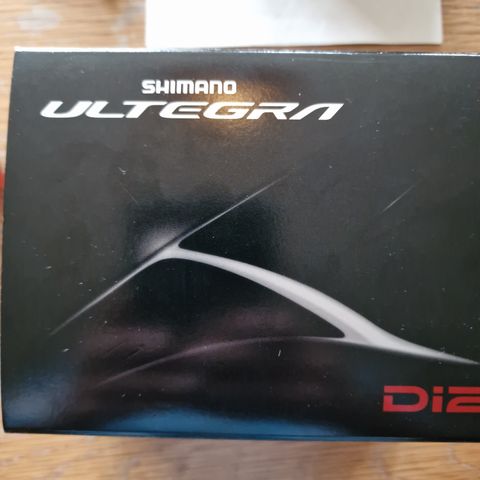 Shimano Ultegra RD-R8050 Di2 SS Bakgir
Di2, Short Cage/SS