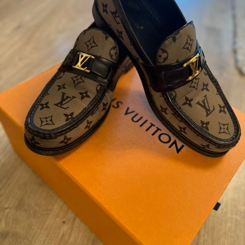 Louis Vuitton monogram major loafers str 10