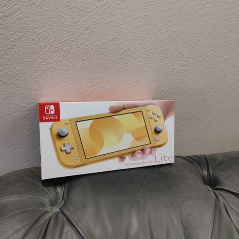 Nintendo Switch Lite Yellow