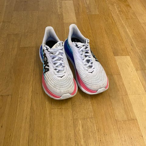 Hoka Mach 5 størrelse 42