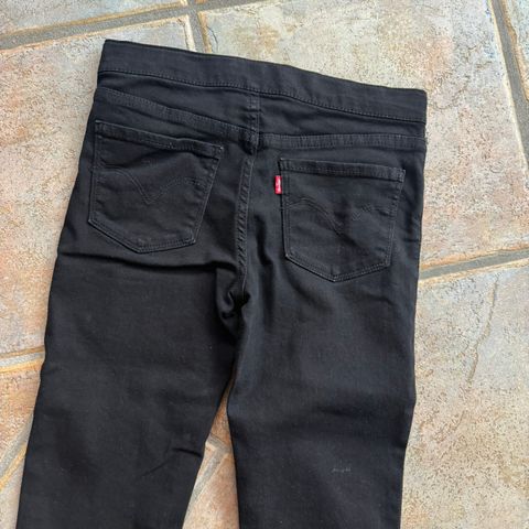 Levis jeans svart str 152