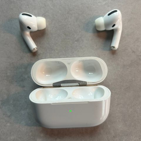 Selger AirPods Pro gen 1