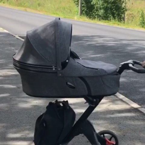 Stokke xplory vogn med liggedel/ grey melange