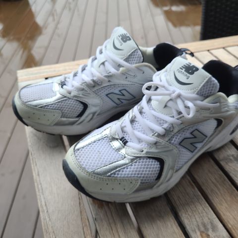 New Balance 530 str. 43