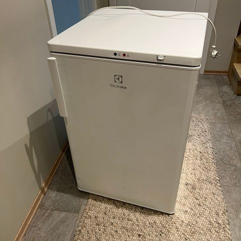 Lite Electrolux fryseskap