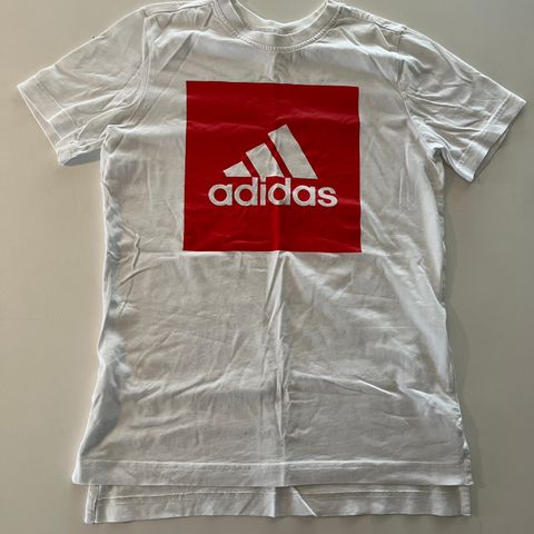 Adidas t-skjorte