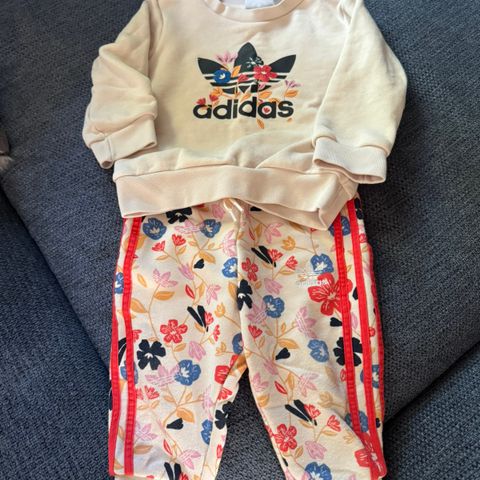 Adidas joggedress