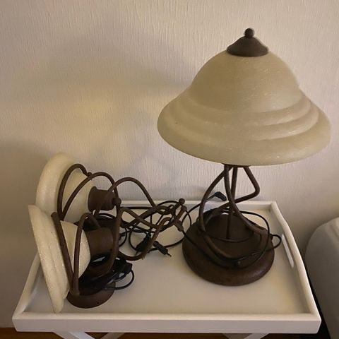 Bordlampe  og 2 st vegglamper