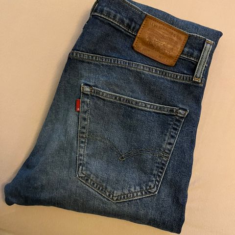 Levis jeans