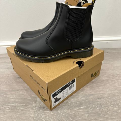 Dr. Martens str 44 ubrukt, med kvittering