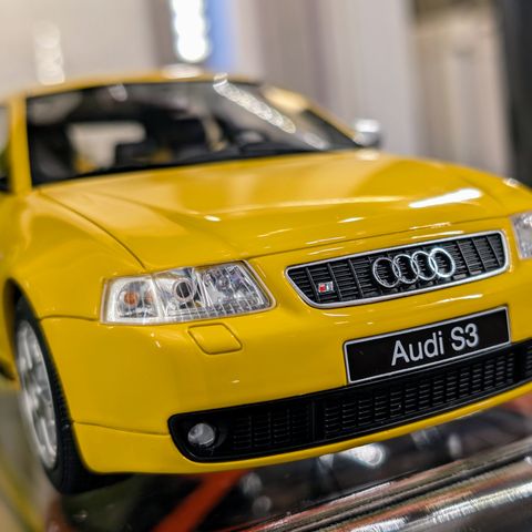 Audi S3 8L 1999 ( 1/18 ) Otto / Ottomobile modellbil