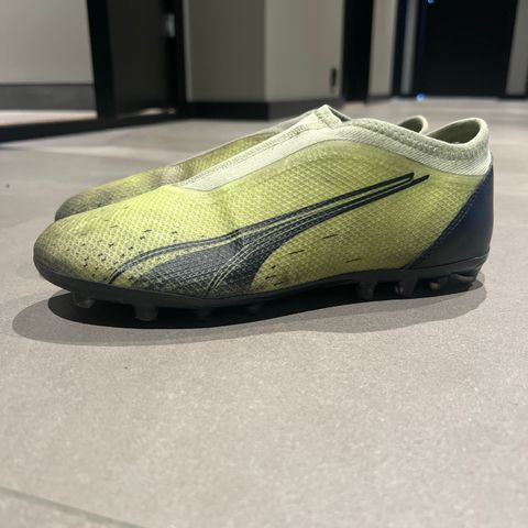 Puma Ultra Match Laceless str 38