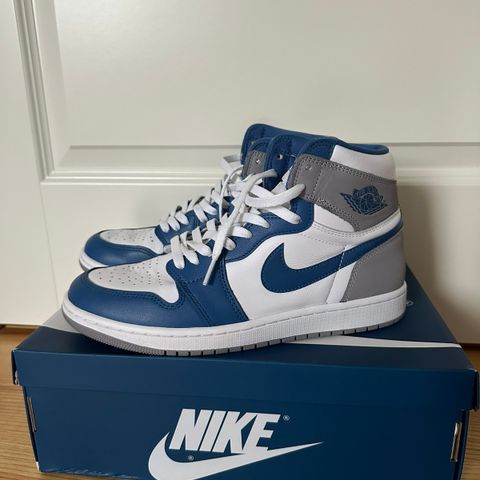 Jordan 1 Retro High OG True Blue str. 44