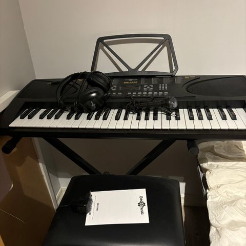 Gear4 music keyboard Mk3000