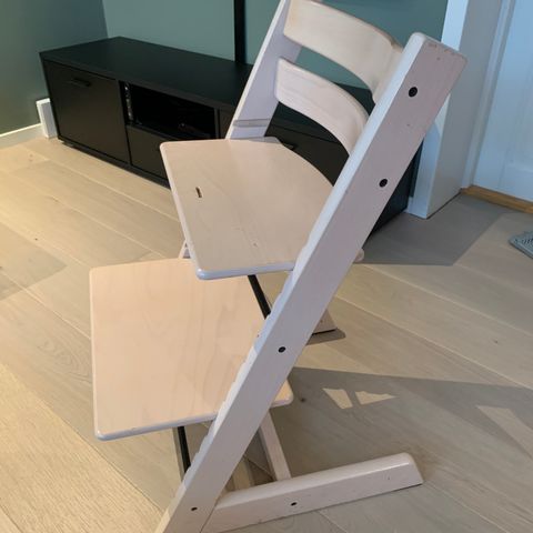 RESERVERT - Stokke tripp trapp stol - meget pen