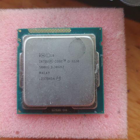 Intel Core i3-3220 (LGA1155) selges