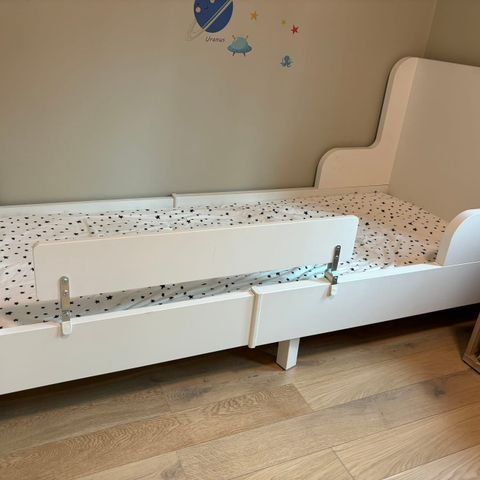 IKEA Vokseseng kid bed, hvit with/without mattress