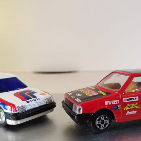 FIAT UNO 1986 og PEUGEOT Turbo 1983 .  To rallymodeller i metall.  Skala 1/43