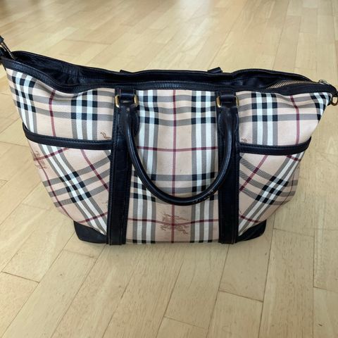 Fin veske / bag fra Burberry