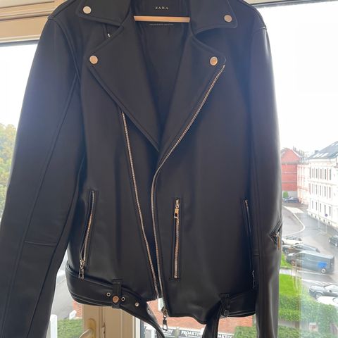 Zara Biker Jacket i skinnimitasjon - Herre (str. M)