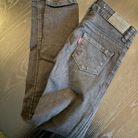 Levis sorte jeans med streach 8-10 år