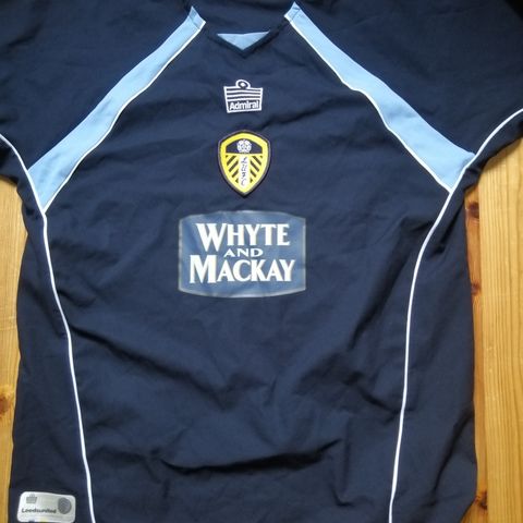 Leeds United drakt