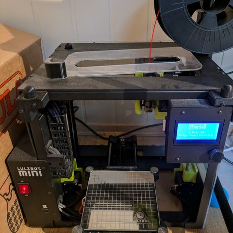 Lulzbot Mini 2 3d printer med kabinett.