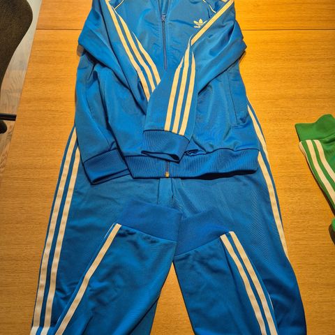 Pent brukt Adidas tracksuits