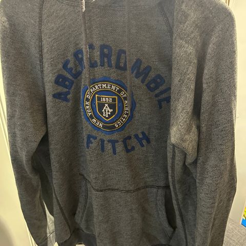 Abercrombie & Fitch Sweater