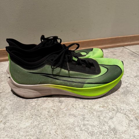 Nike Zoom Fly 3