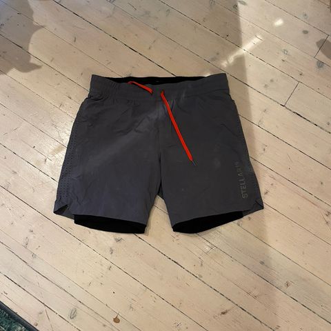 Løpeshorts med tights