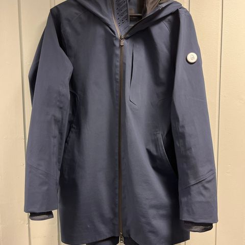 Sail Facing, The race parka