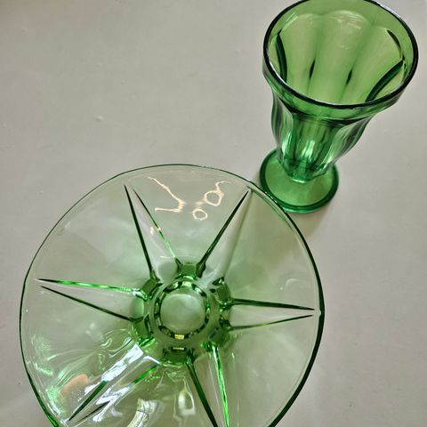 Retro glassbolle og vase