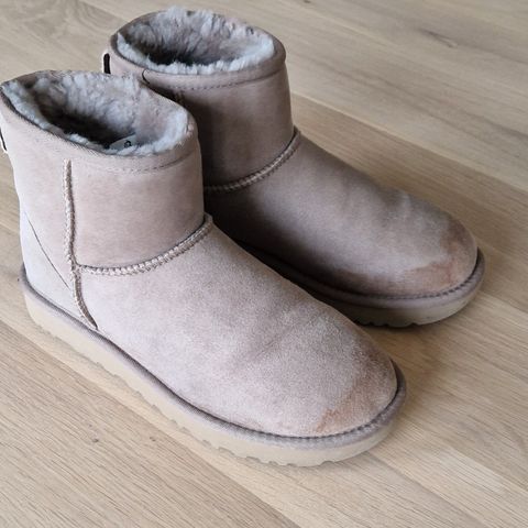 UGGs Classic mini str 39